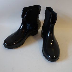 NWOB WOMENS DAV CHICAGO SOLID BLACK WEATHERPROOF BOOTIES 9 *